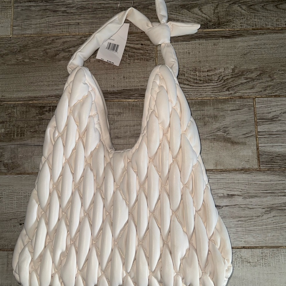 Betsey Johnson Cream Shoulder Bag! SOLDDDDDDDD!!!!